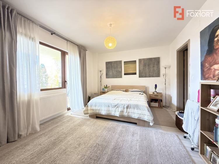 Apartament cu 3 camere decomandat, mobilat în Torontalului