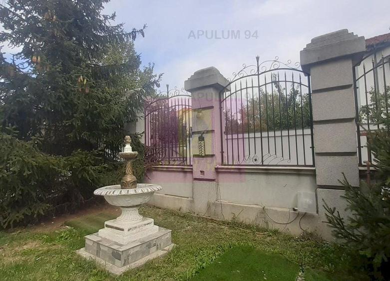 Casă individuală cu 15 camere decomandat cu Canalizare în Băneasa