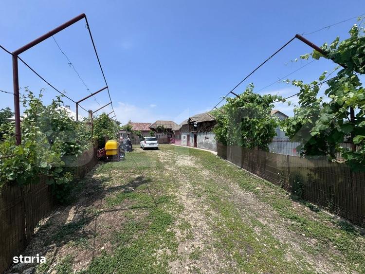 Casă cu 4 camere în Mânăstioara