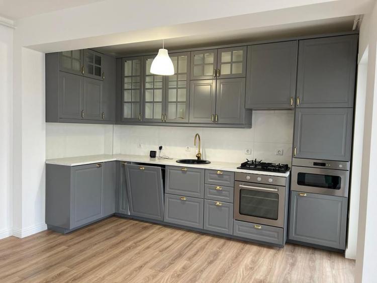 Apartament cu 3 camere decomandat în Exterior Vest