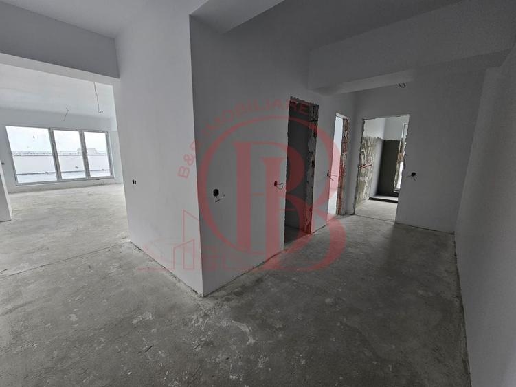 Apartament cu 4 camere decomandat în Theodor Pallady