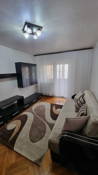 Apartament cu 2 camere decomandat în Girocului