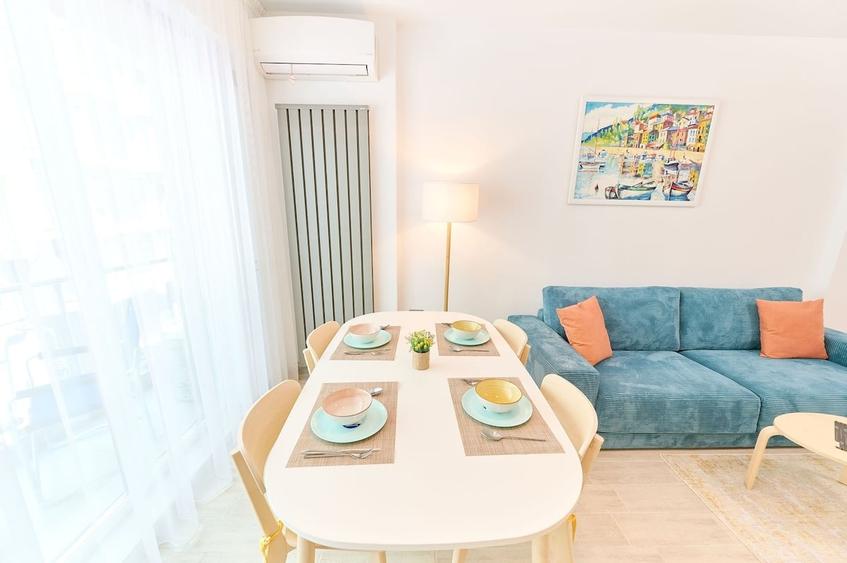 Apartament cu 3 camere decomandat în Mamaia-Sat