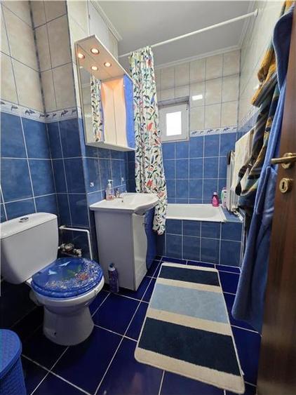 Apartament cu 2 camere semidecomandat, mobilat în Micro 14