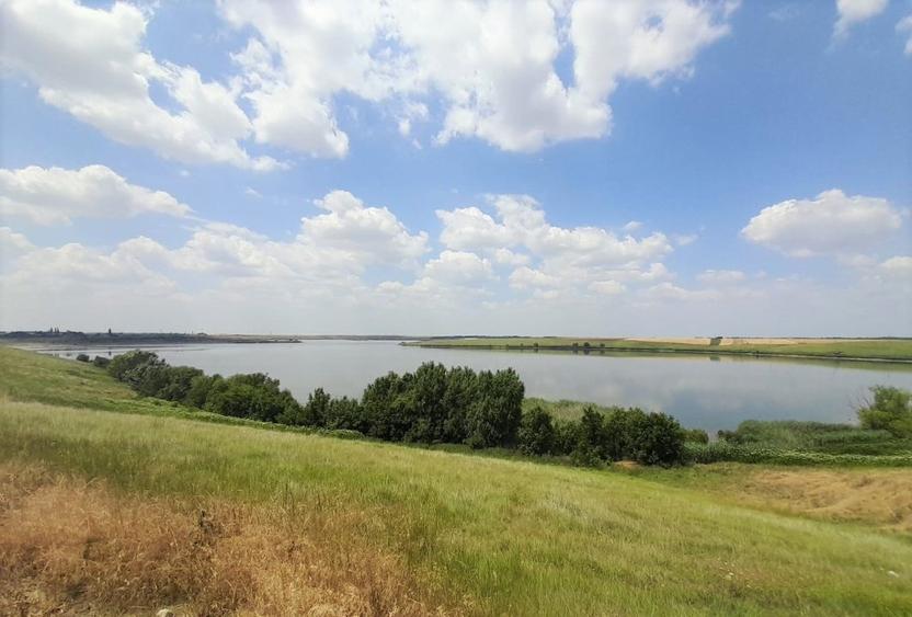 Teren Construcții intravilan de 1622 mp, în Frăsinet