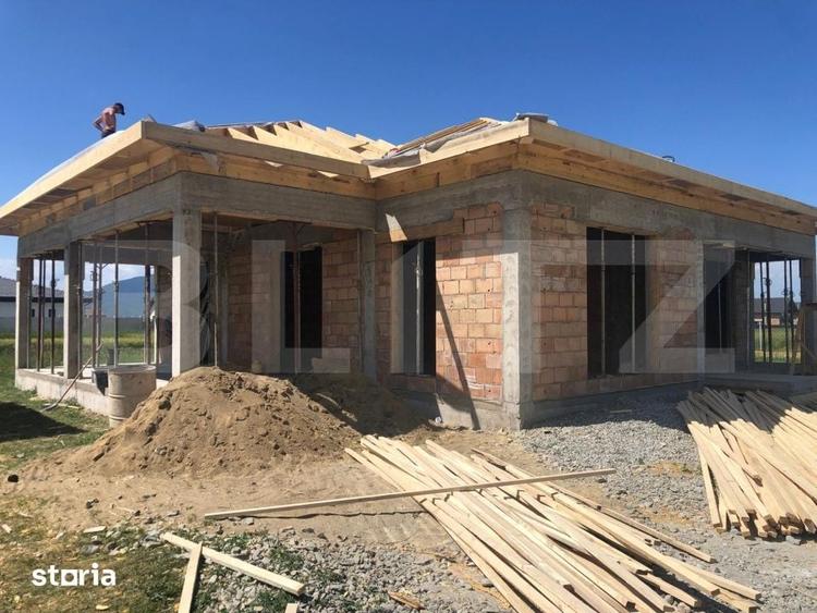 Casă cu 3 camere cu Teren 610 Mp în Cristian
