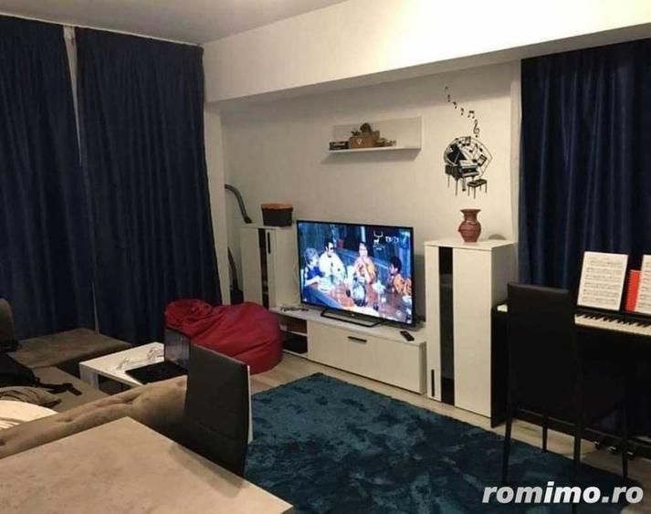 Apartament cu 2 camere decomandat în P-ța Victoriei