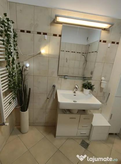 Apartament cu 3 camere decomandat în Foișorul de Foc