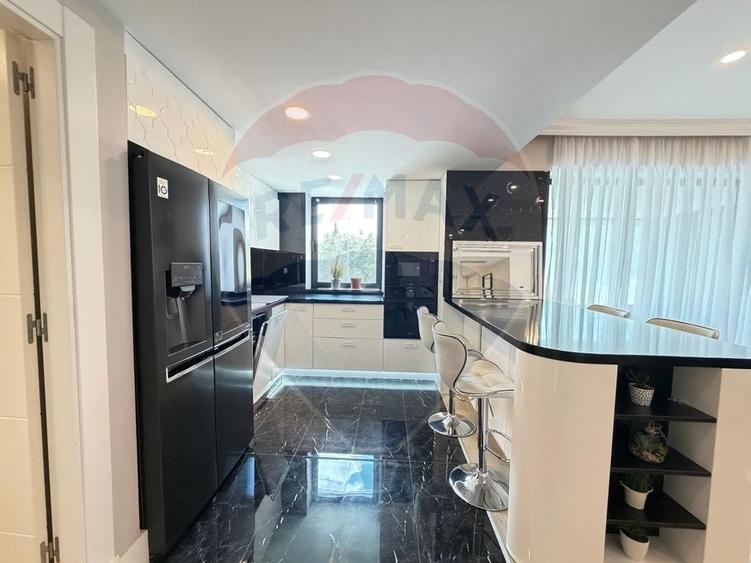 Apartament cu 4 camere decomandat, mobilat în Iancu Nicolae
