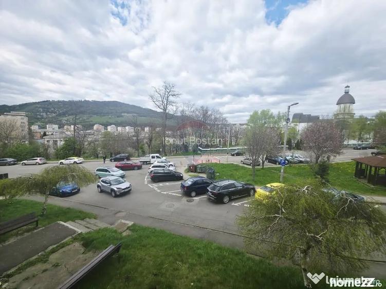 Apartament cu 4 camere de vanzare in zona Calea Romanului - Piatra-Neamt (Neamt)