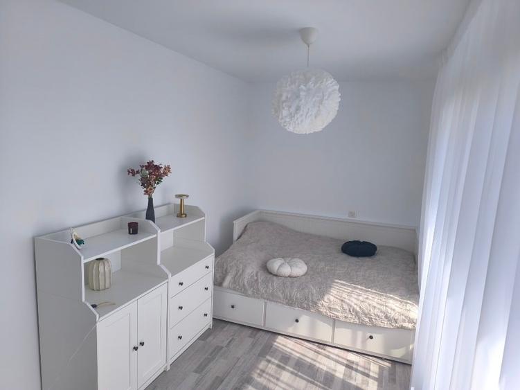 Duplex cu 4 camere cu Canalizare în Brătășanca
