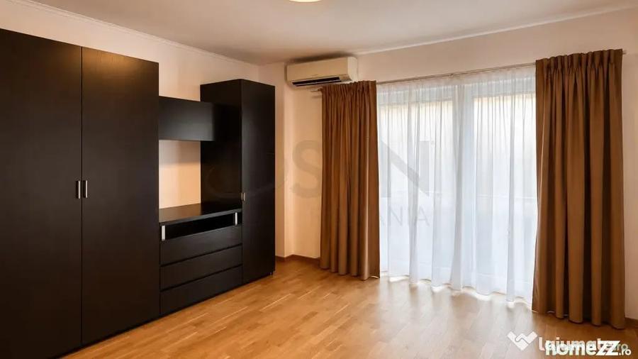 Apartament cu 4 camere decomandat în Pipera