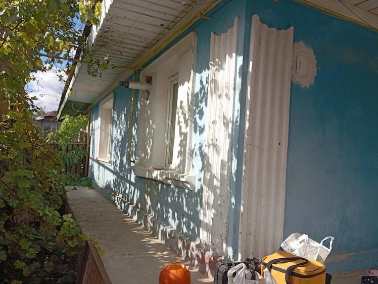 Casă cu Teren 215 Mp în Central