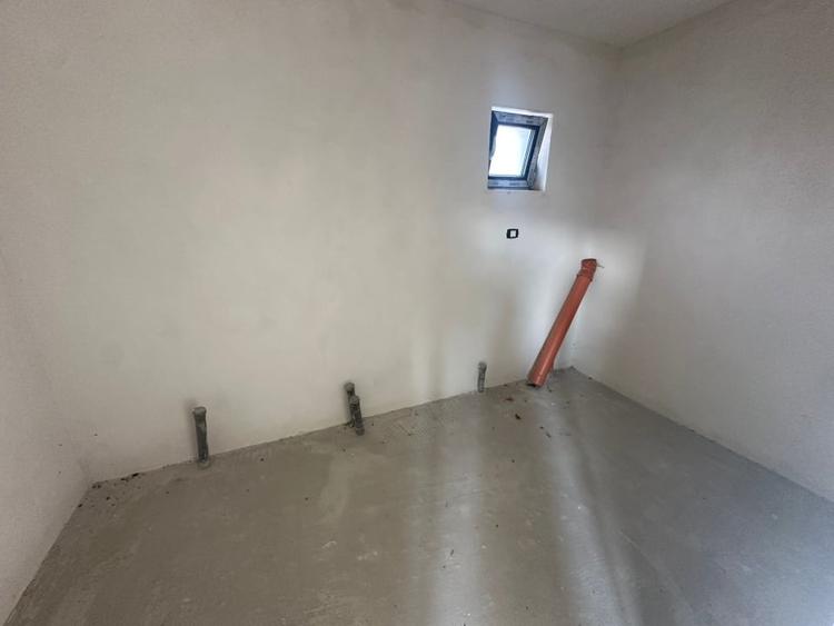 Casă individuală cu 3 camere cu Teren 450 Mp în Ampoița