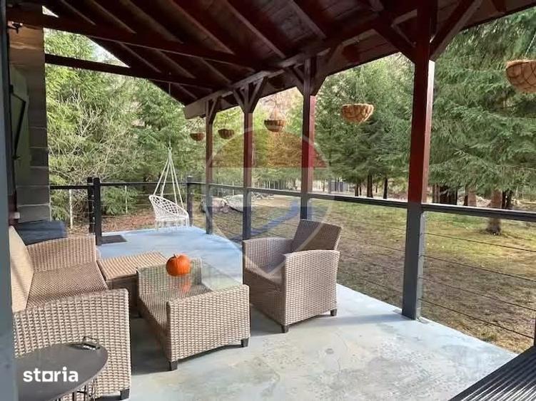 Casă cu 2 camere cu Teren 1500 Mp în Poieni
