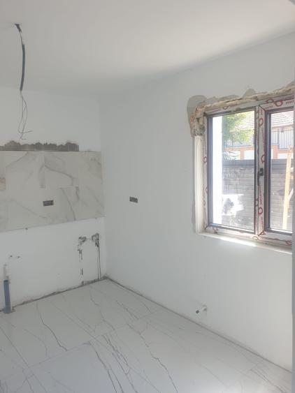 Casă cu 4 camere cu Canalizare în Valu lui Traian