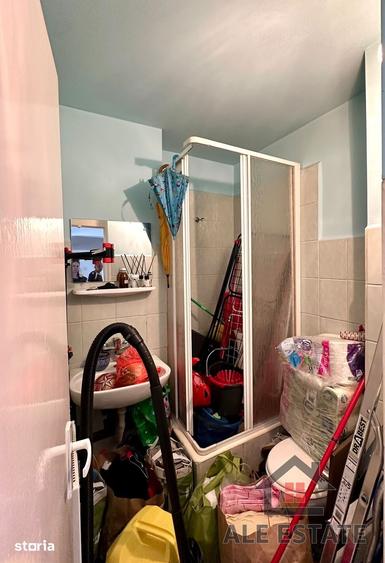Apartament cu 4 camere decomandat în Central