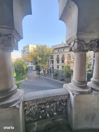 Apartament cu 5 camere decomandat în Iancului