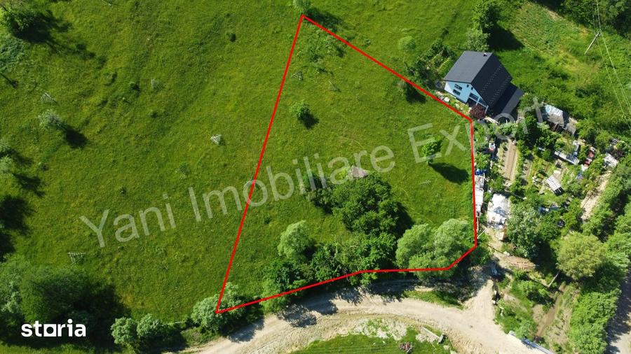 Teren de 2400 mp, în Valea Danului