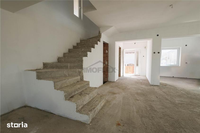 Casă cu 5 camere cu Teren 319 Mp în Central