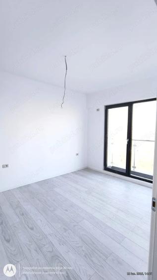 Apartament cu 5 camere semidecomandat în Fundeni