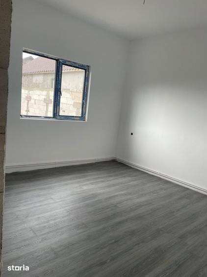 Casă cu 4 camere cu Teren 200 Mp în Central