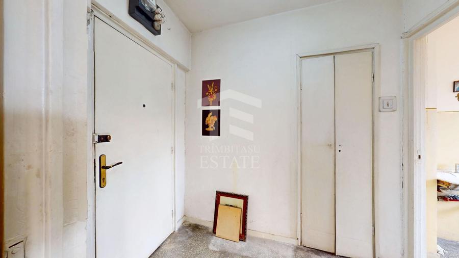 Apartament cu 2 camere semidecomandat în Basarabia