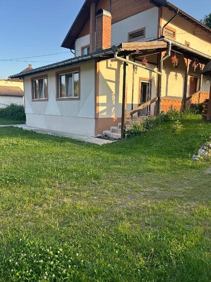 Casă cu 5 camere cu Teren 150 Mp în Sadova