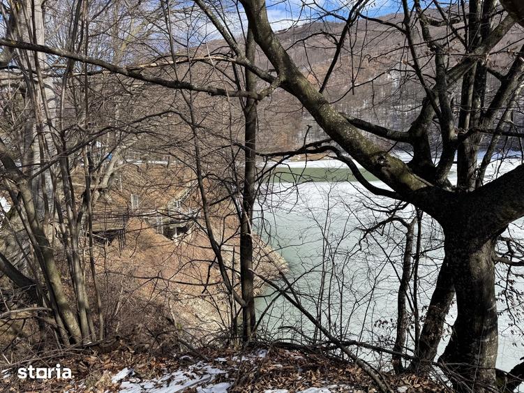 Teren de 1338 mp, în Valea Doftanei