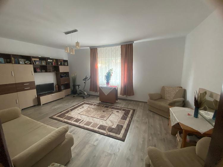 Teren Construcții intravilan de 1450 mp, în Sud