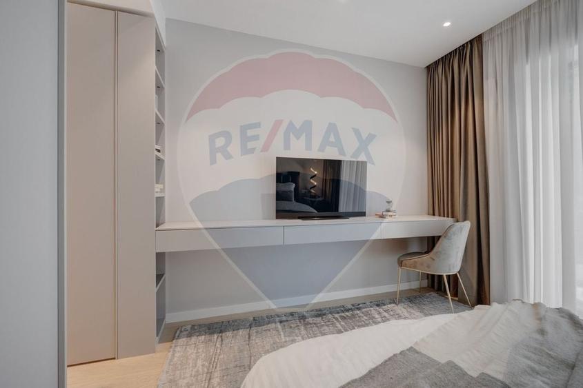 Apartament cu 3 camere decomandat în Aviației