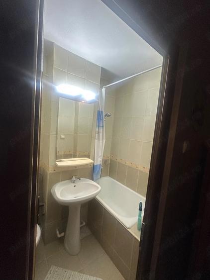 Garsonieră decomandată în Viziru 3