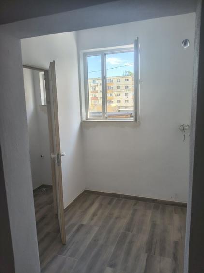 Spațiu comercial, de 25 mp, în Central