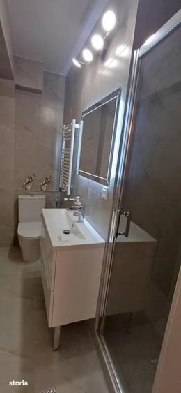 Apartament cu 2 camere semidecomandat, mobilat în Băneasa