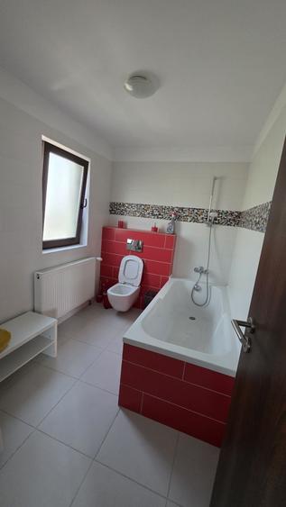 Casă cu 4 camere cu Teren 50 Mp în Ultracentral