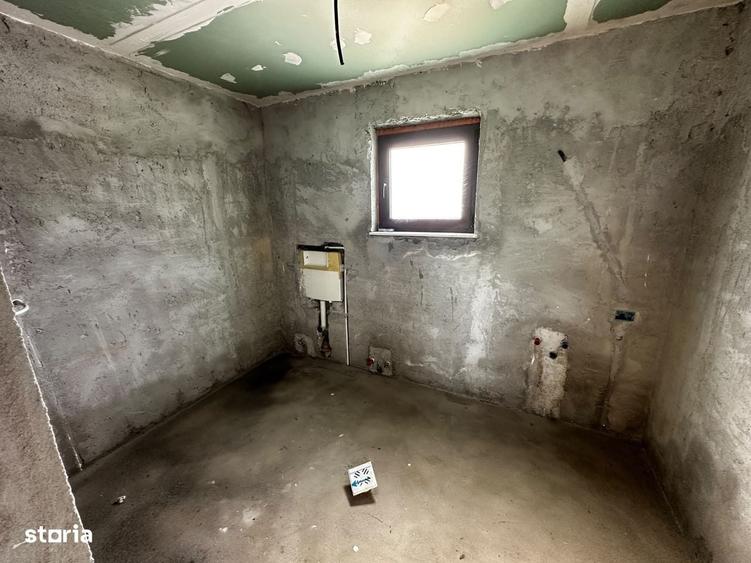 Casă cu 4 camere în Călienii Noi