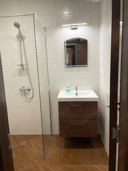 Apartament cu 3 camere decomandat în Berceni