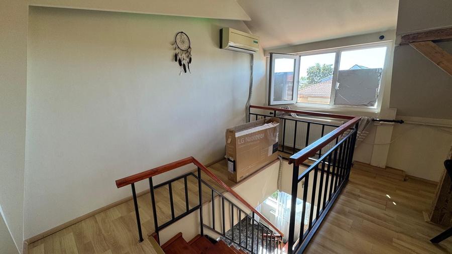 Apartament cu 3 camere, mobilat în Lipovei