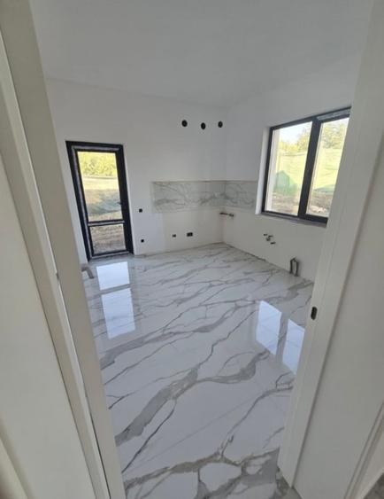 Casă individuală cu 3 camere cu Canalizare în Chicerea