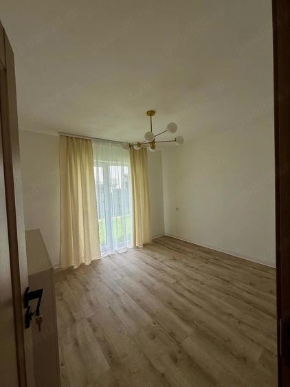 Casă cu 4 camere cu Teren 400 Mp în Exterior Vest