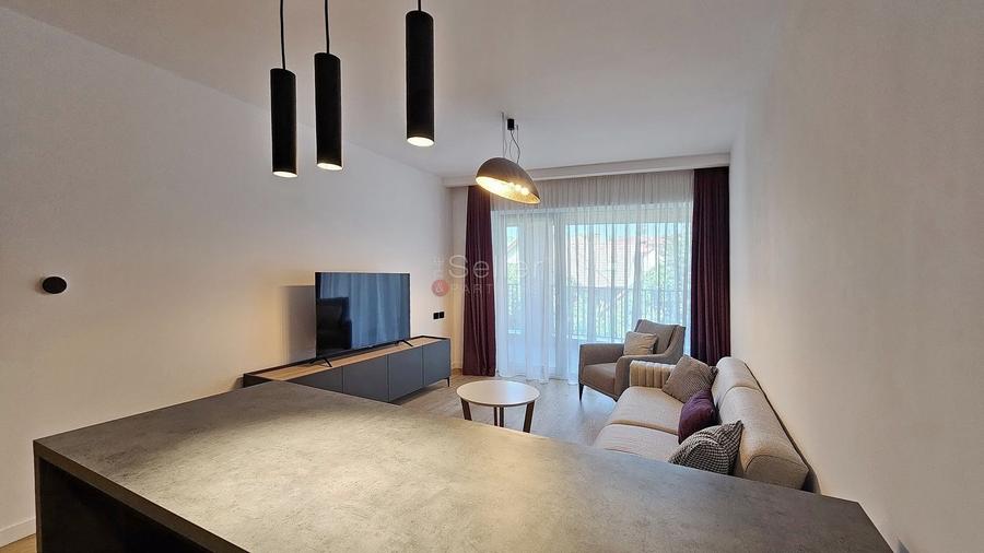 Apartament cu 3 camere decomandat, mobilat în Brașovul Vechi