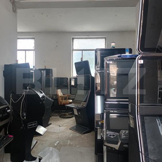 Spațiu industrial, de 900 mp, în Semicentral