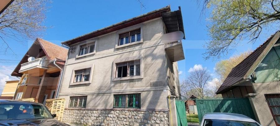 Casă individuală cu 7 camere cu Garaj în Sebeș