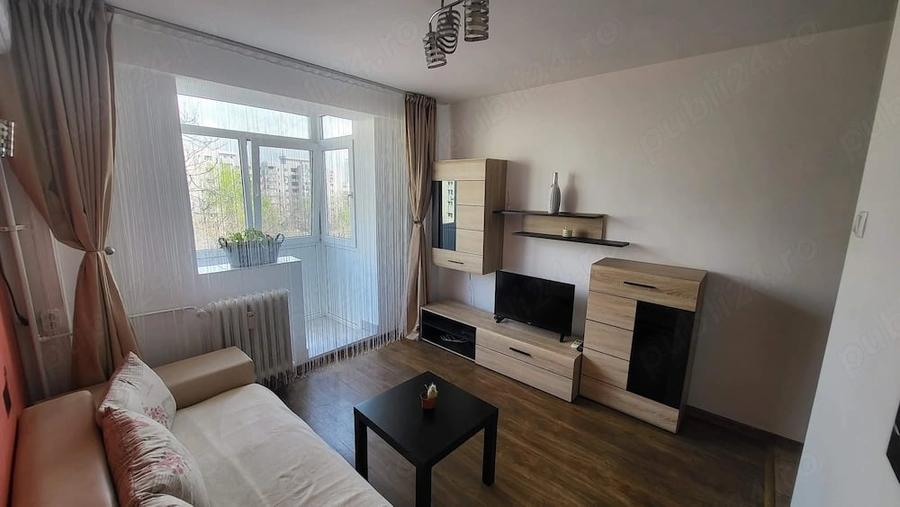Apartament cu 2 camere decomandat în P-ța Victoriei