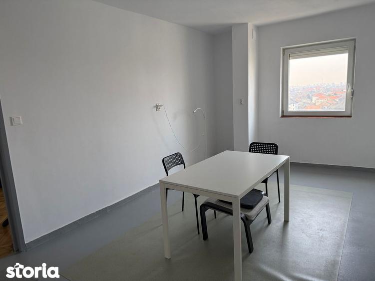 Apartament cu 3 camere semidecomandat în Complex Studențesc