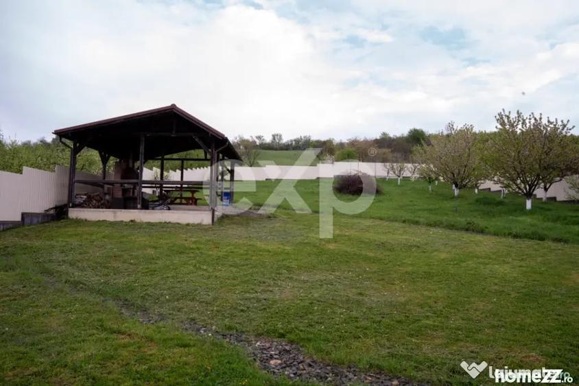 Casă cu 4 camere cu Teren 6436 Mp în Central