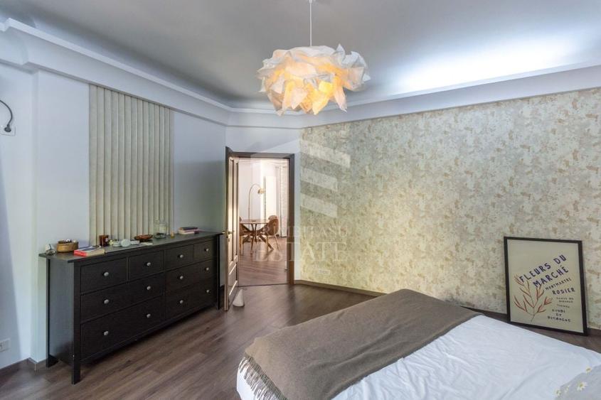Apartament cu 4 camere semidecomandat în Arcul de Triumf