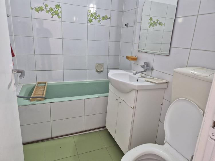 Apartament cu 2 camere semidecomandat în Domenii