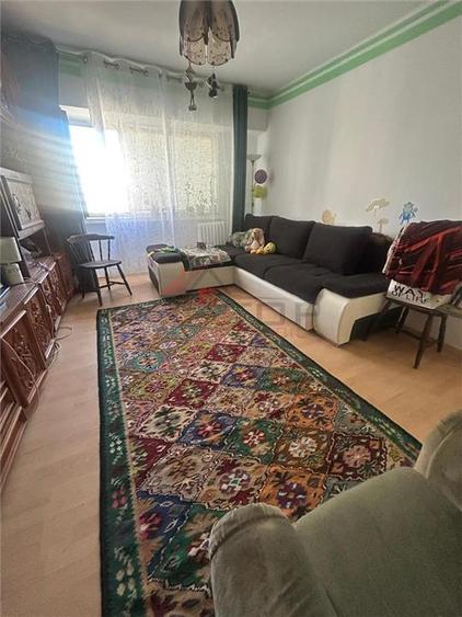 Apartament cu 3 camere decomandat în Dacia