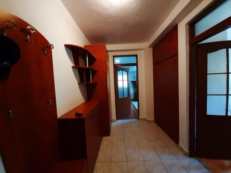 Apartament cu 2 camere semidecomandat în Mărăști